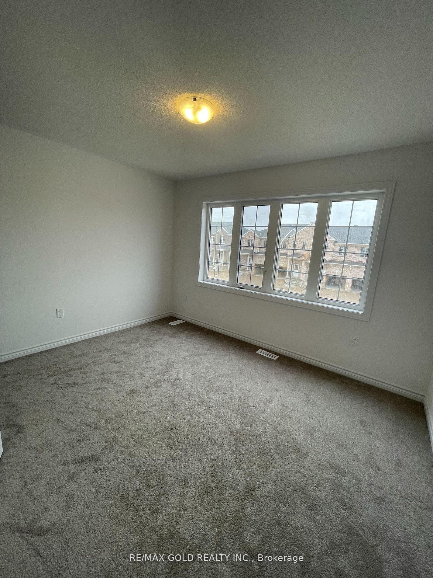 316 Russell Street photo 11