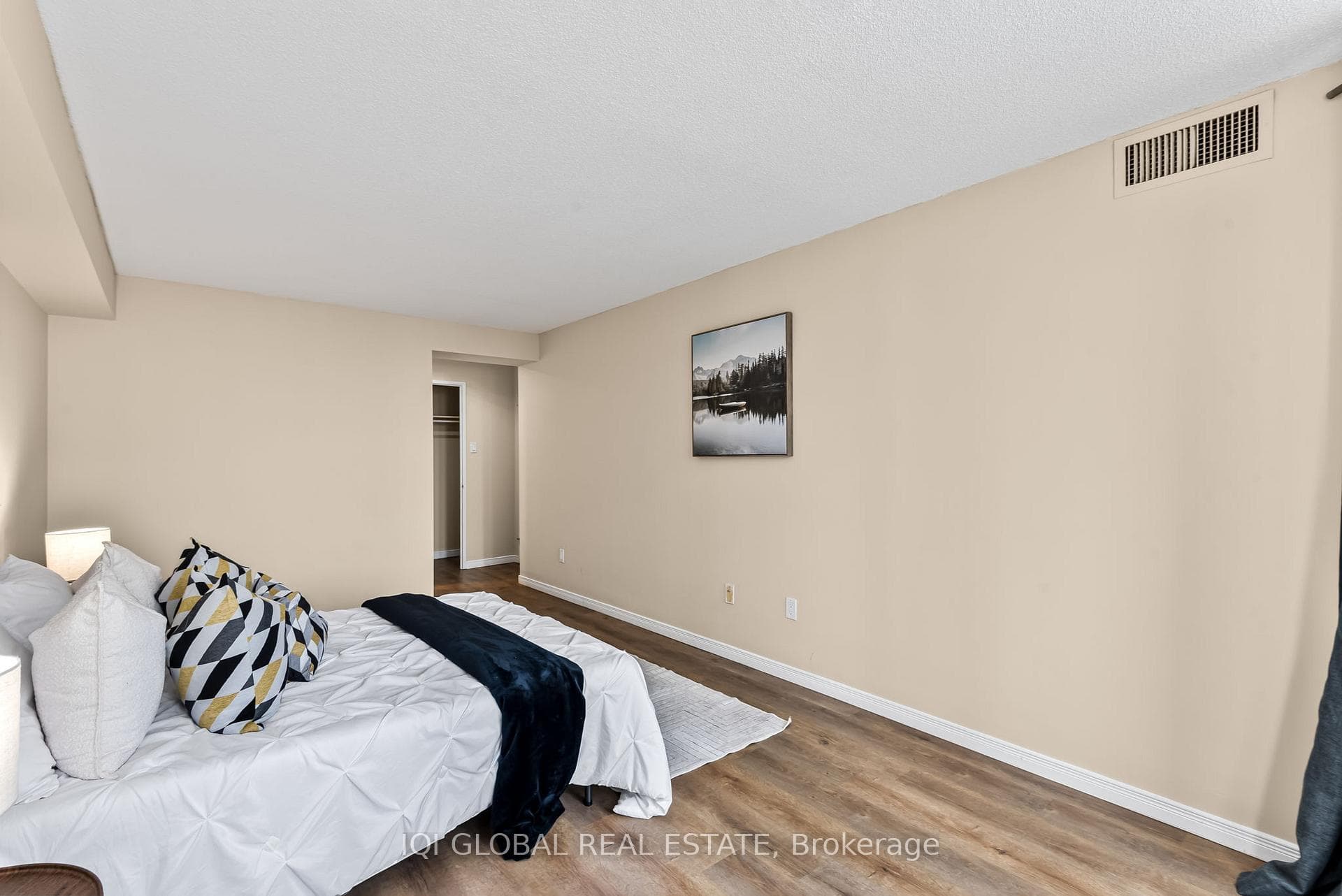 330 Rathburn Road Unit 1205 photo 20