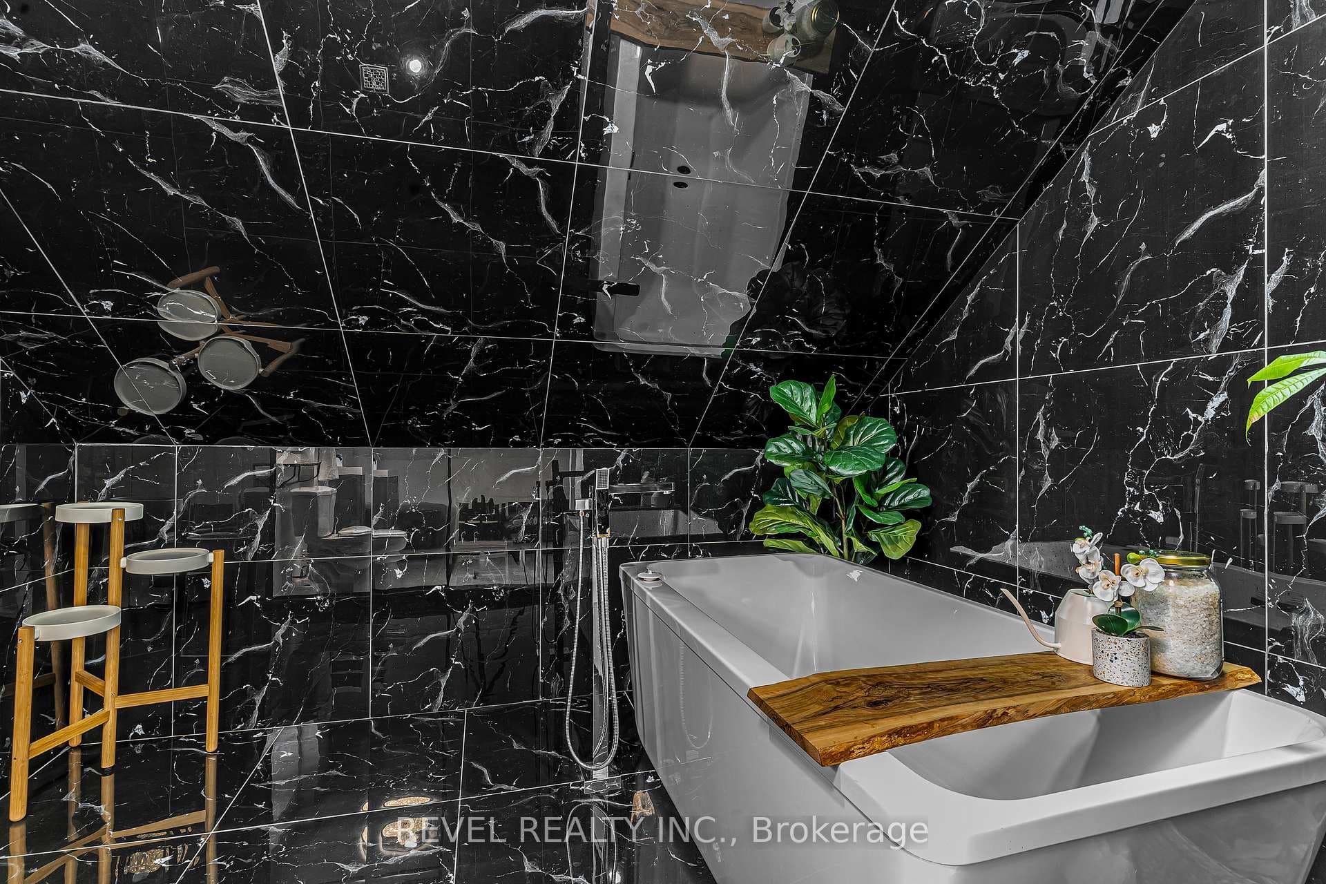 18 Poplar Avenue photo 27