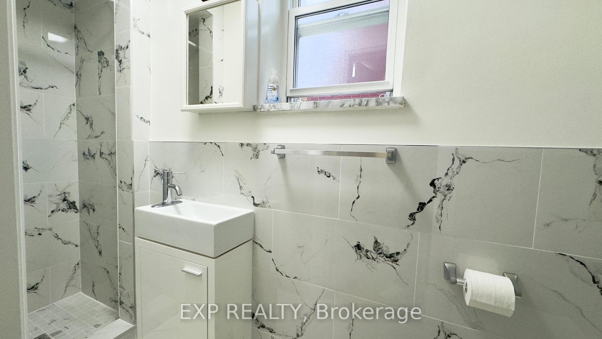 335 Lakeshore Road Unit 1 photo 11