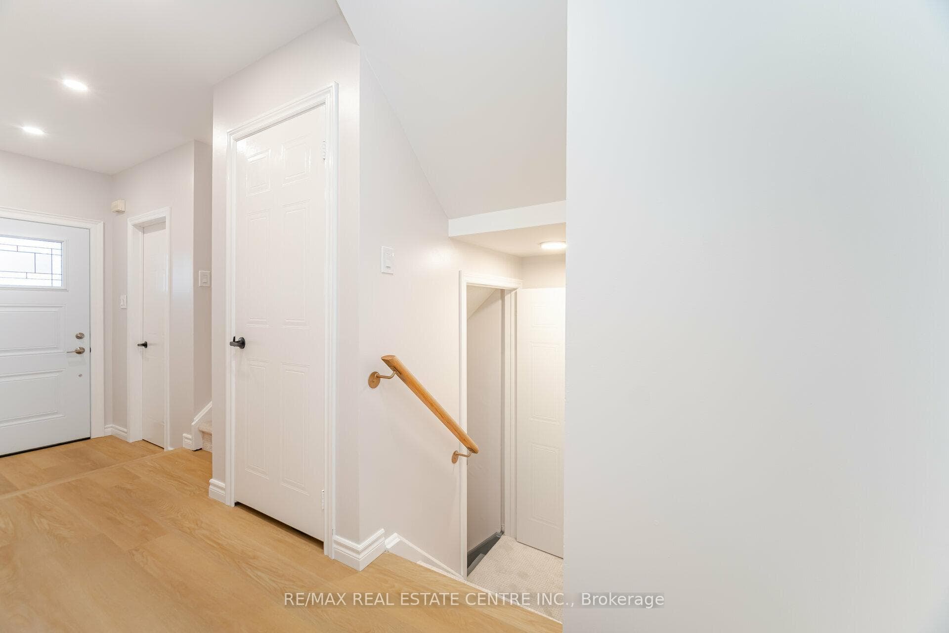 5223 Fairford Crescent Unit 18 photo 30