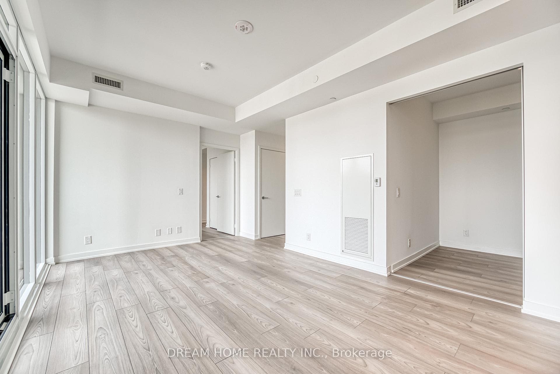 285 Dufferin Street Unit 1002 photo 9