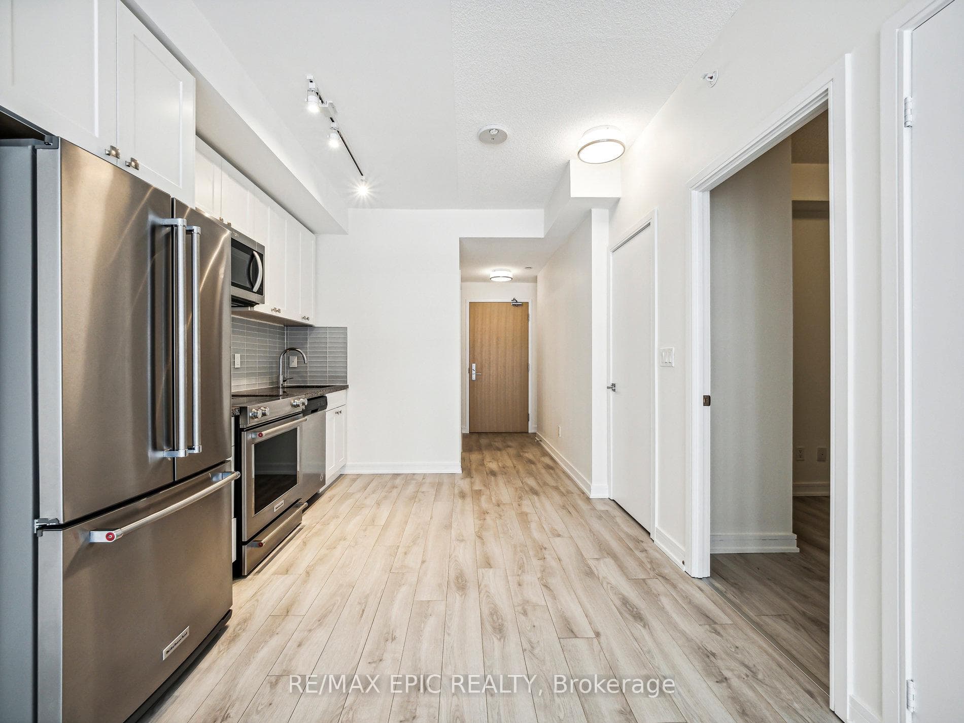 621 Sheppard Avenue Unit 301 photo 11
