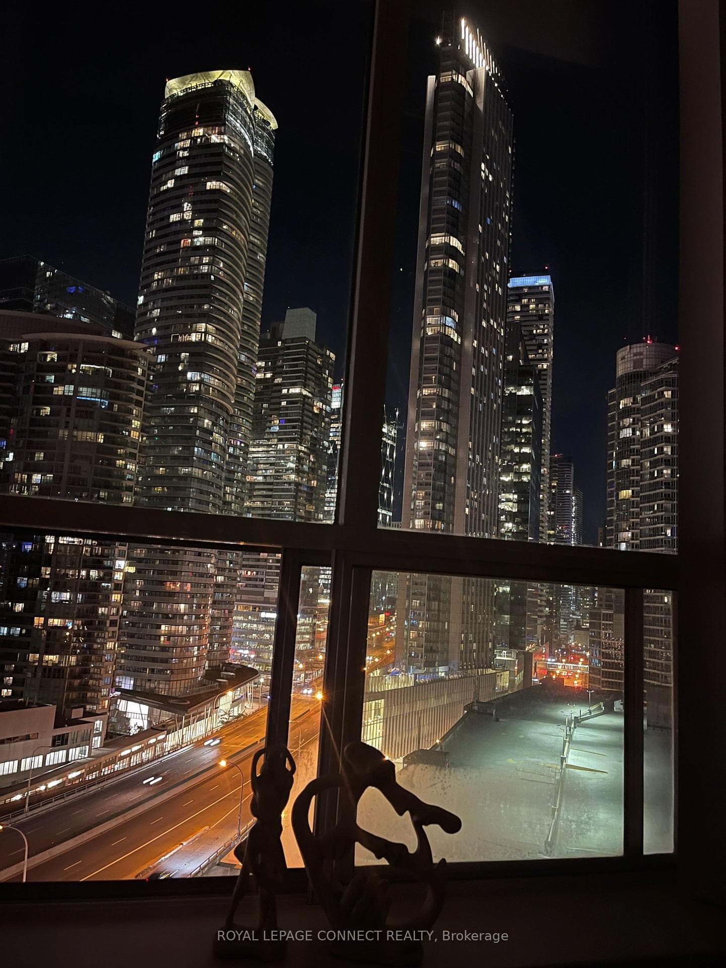 228 Queens Quay Unit 1811 photo 15