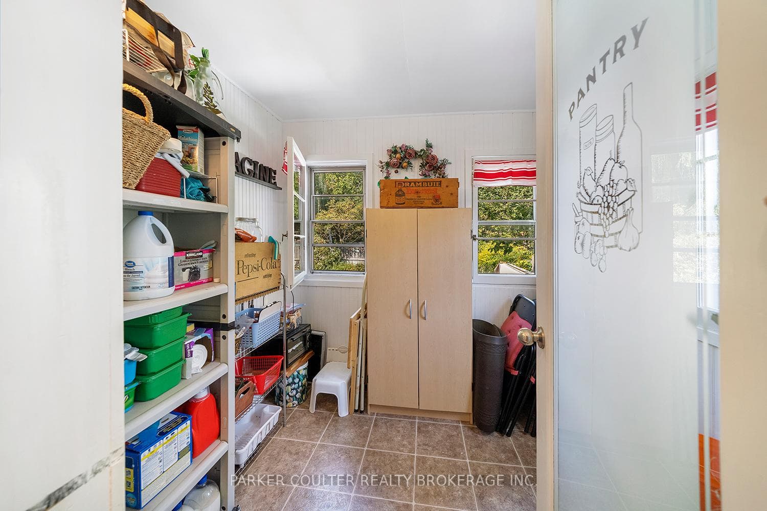 386 Ellen Street photo 18