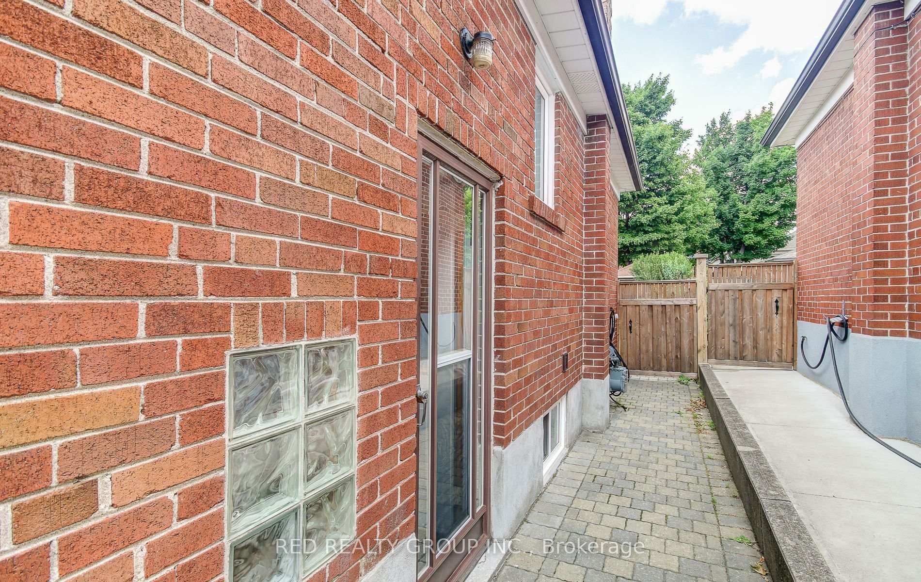 62 Letchworth Crescent photo 38