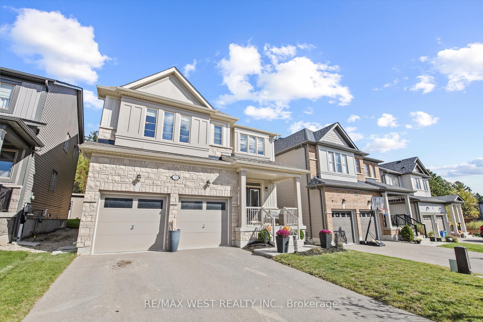 133 Mcfarlane Crescent photo 2