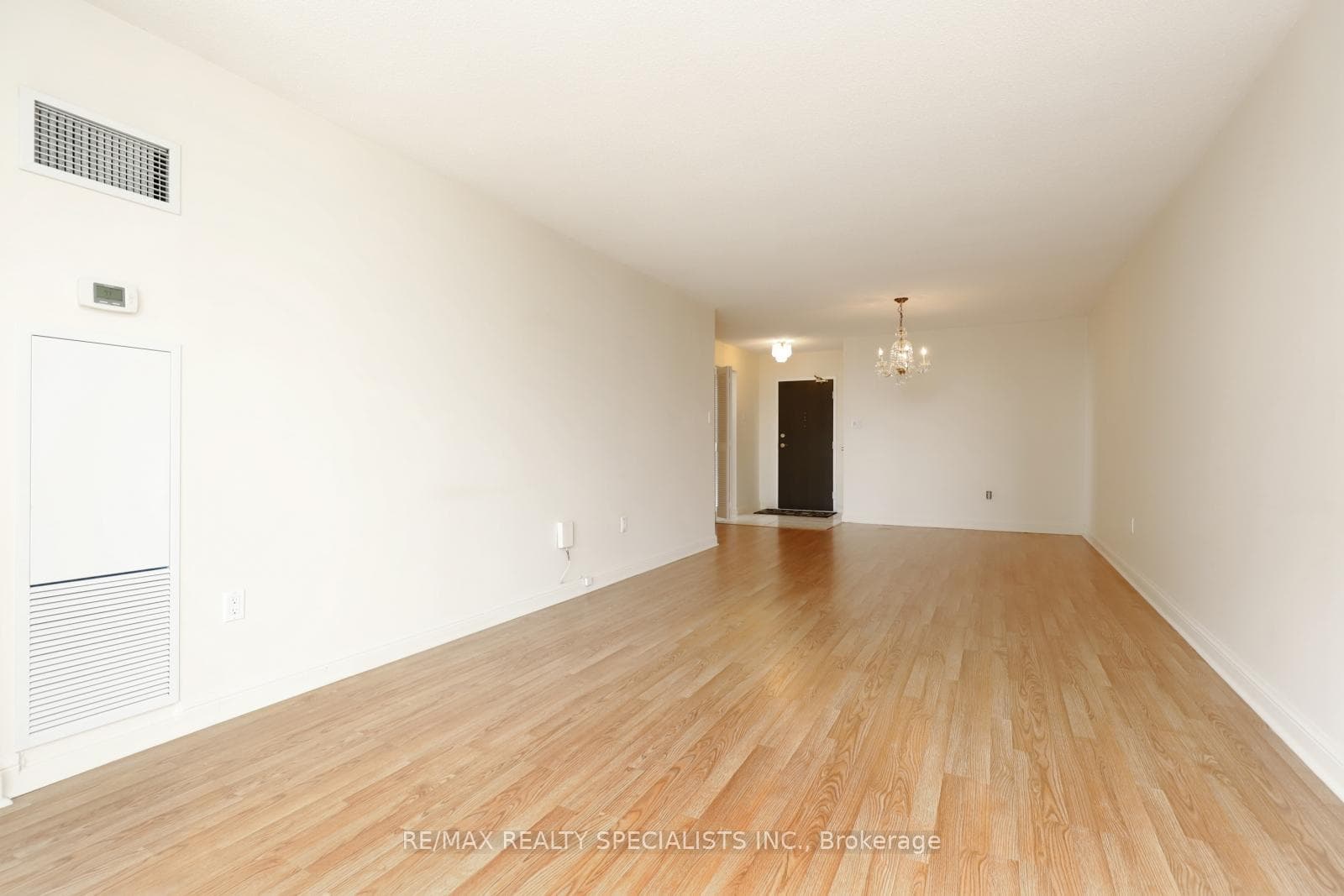 820 BURNHAMTHORPE Road Unit 1602 photo 8