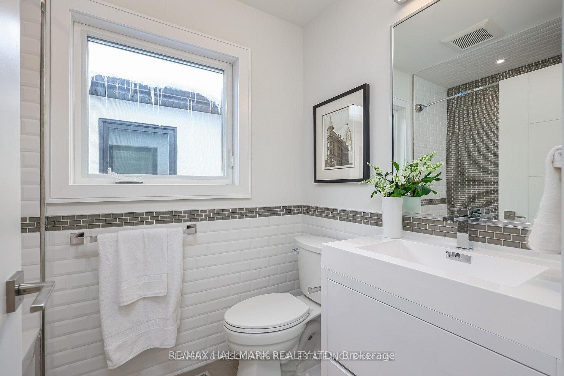 3B Linton Avenue photo 23