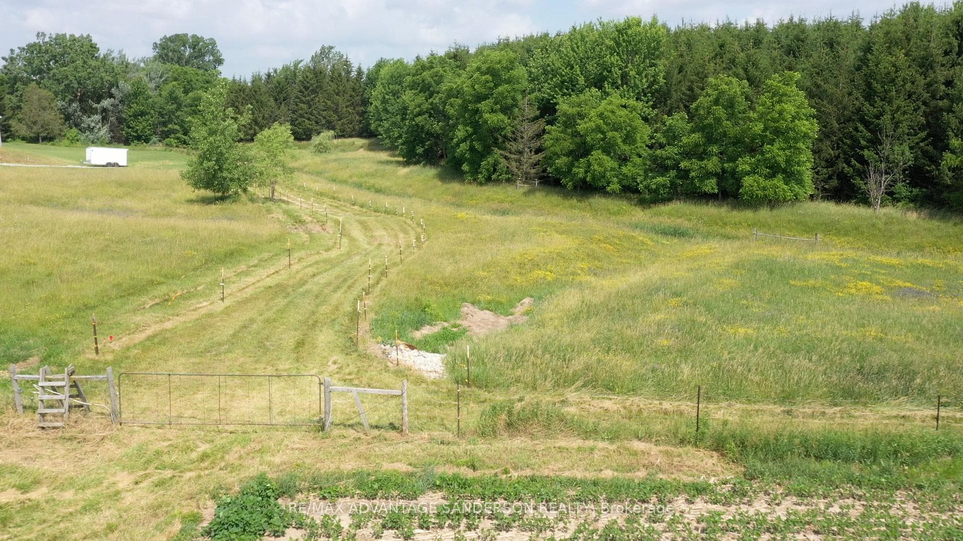 25348 Nairn Road photo 16