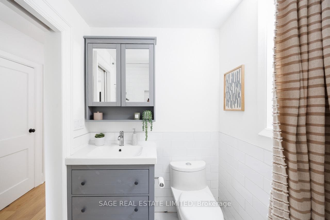 195 Albertus Avenue photo 33