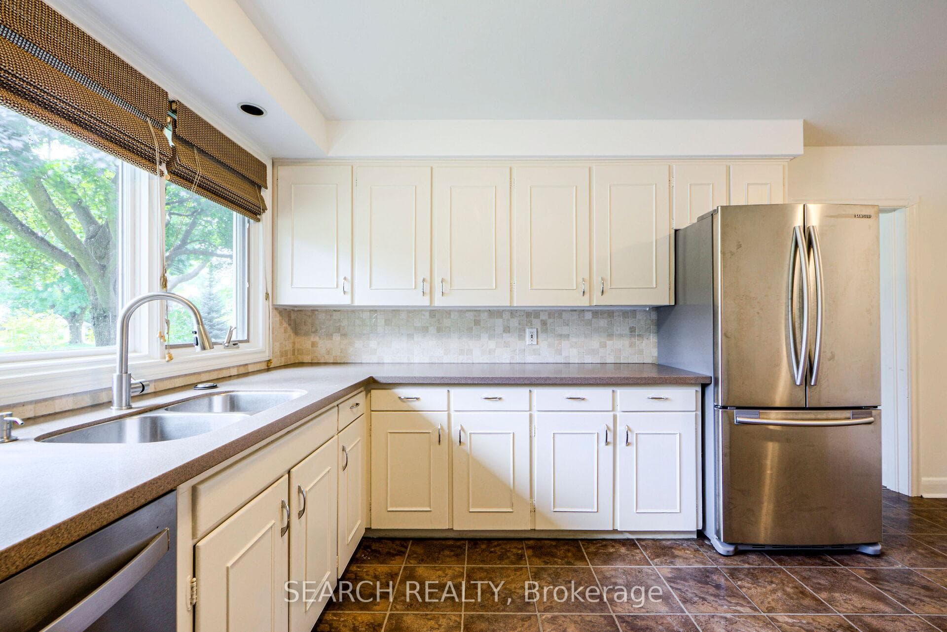 185 Briarhill Drive photo 11