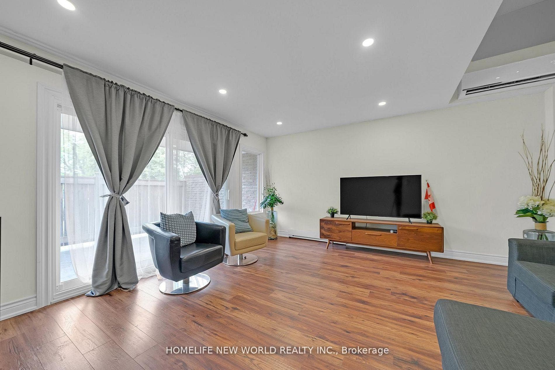 38 Springfair Avenue photo 1