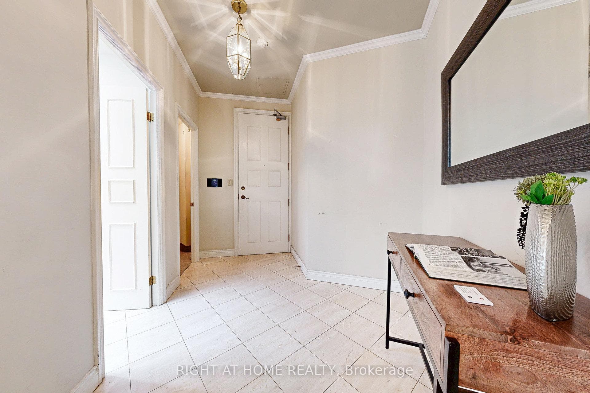 85 Skymark Drive Unit PH1 photo 2