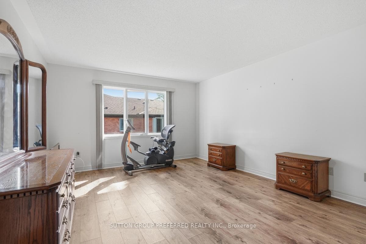 65 Fiddlers Green Road Unit 23 photo 23