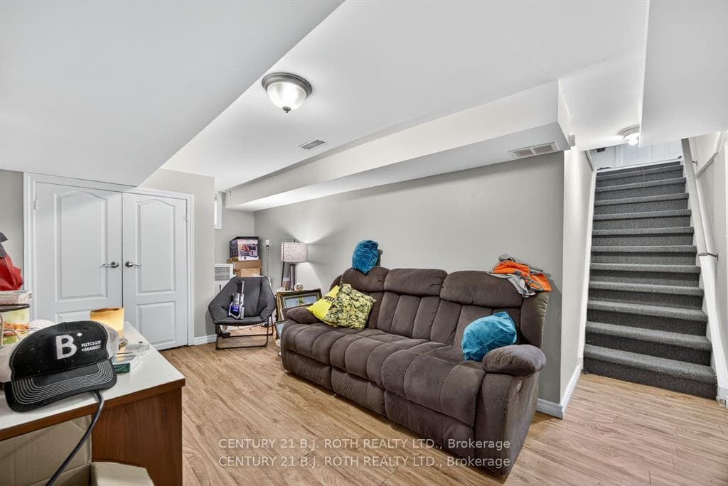 155 Penetang Street photo 25