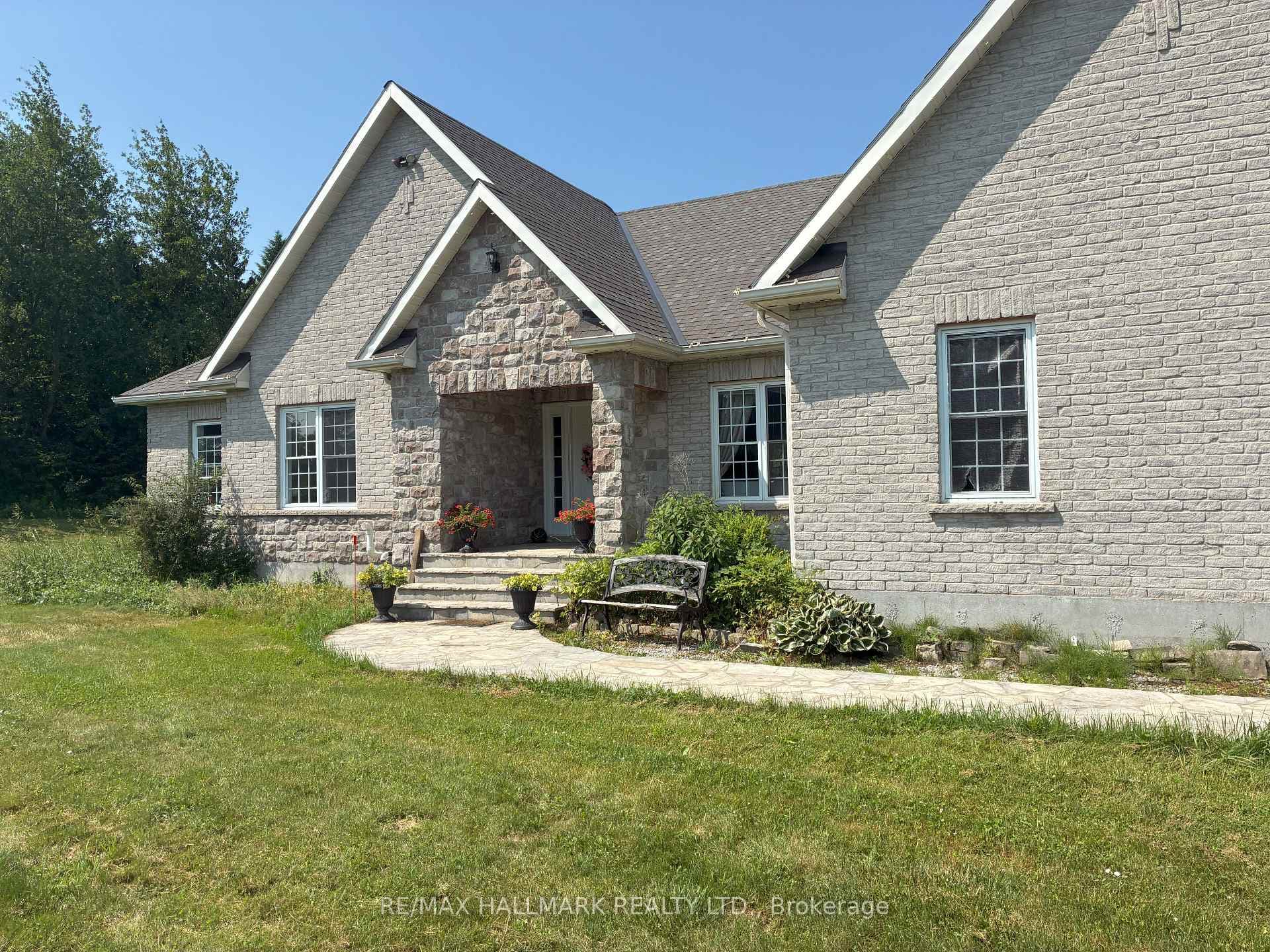 11110 Simcoe Street photo 1