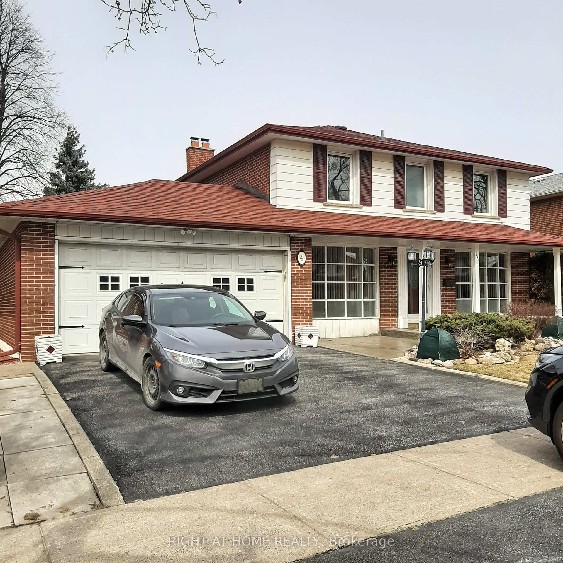 4 Collingsbrook Boulevard photo 2