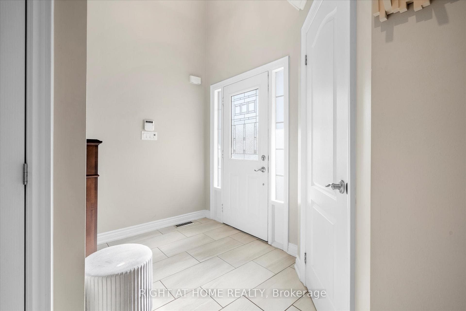 48 Beachgrove Crescent photo 4