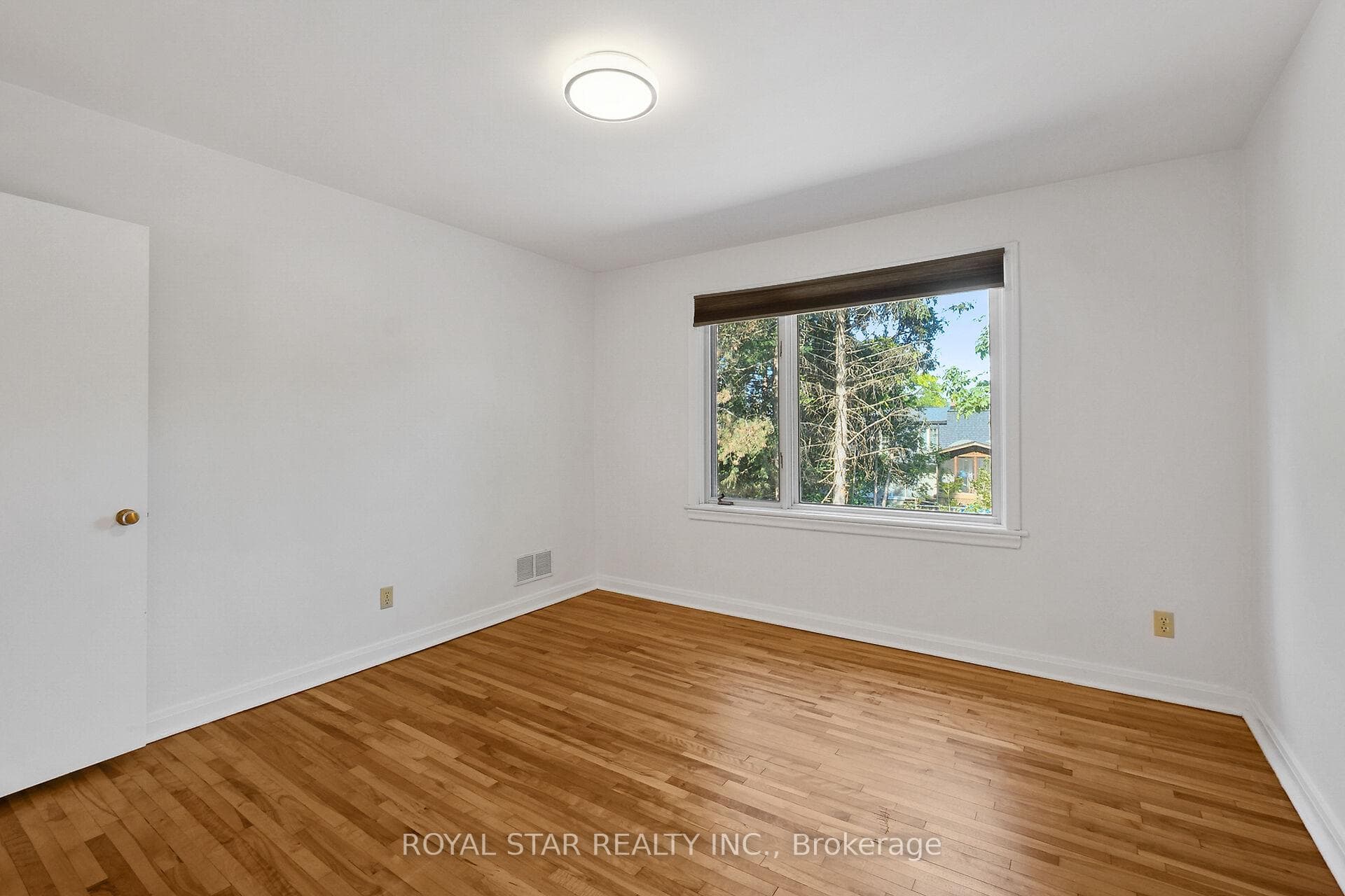 10 Delong Drive photo 27