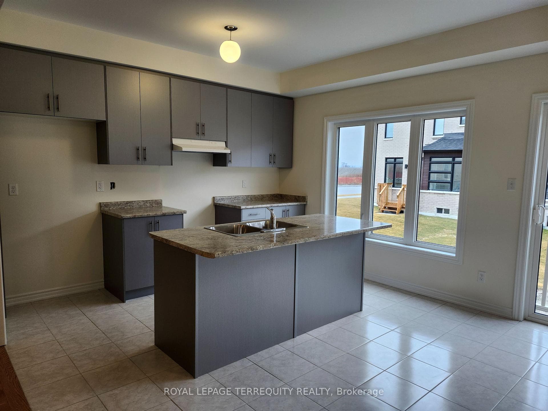 1145 Cameo Street photo 8