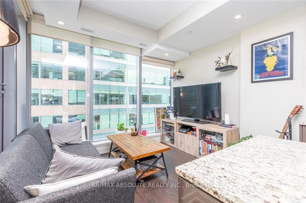 101 QUEEN Street Unit 1011 photo 8