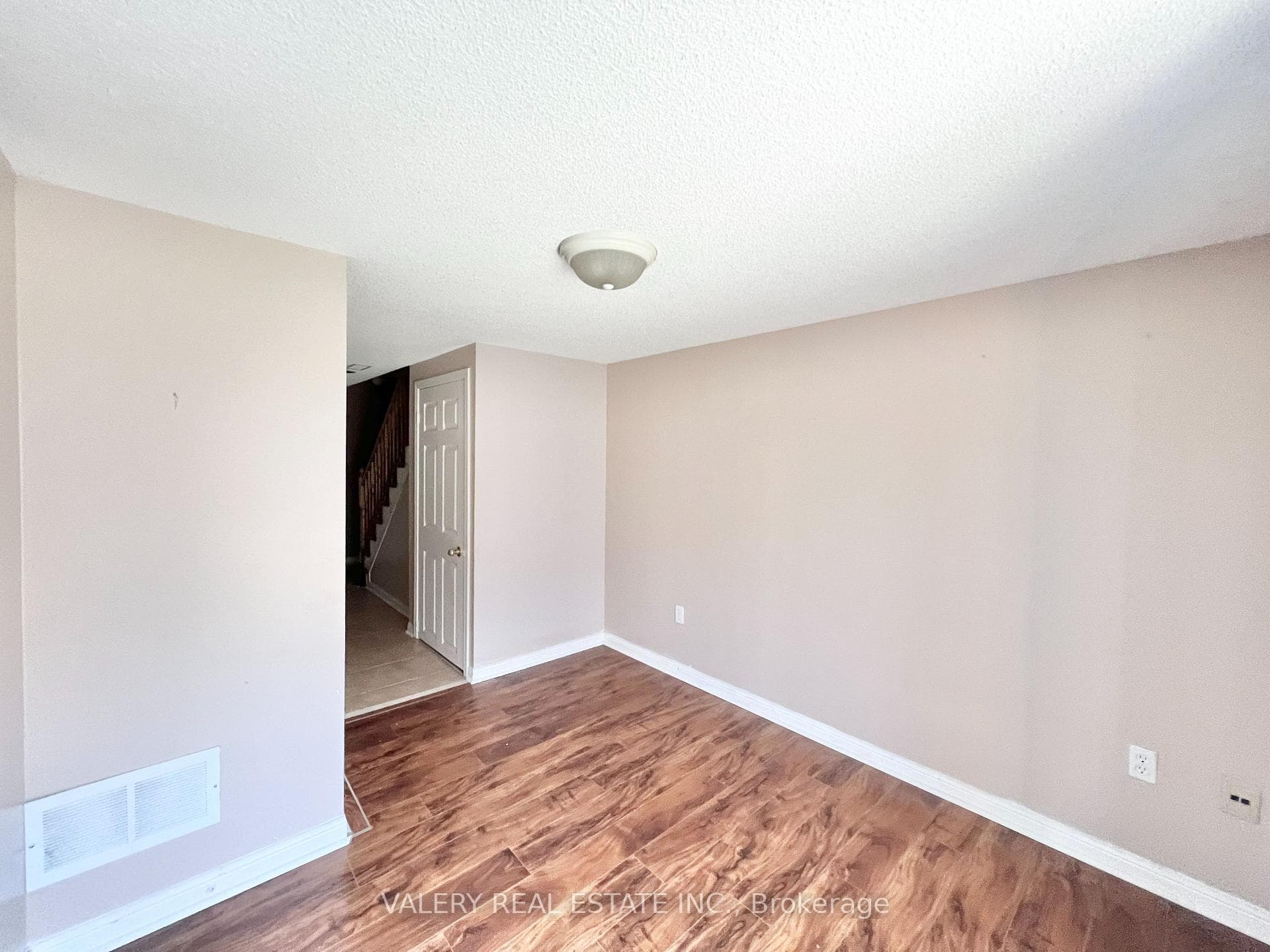 80 Acorn Pl Place Unit 61 photo 20