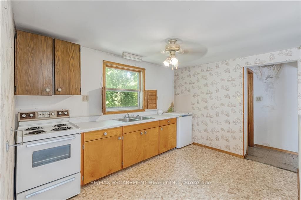2389 Lakeshore Road photo 23
