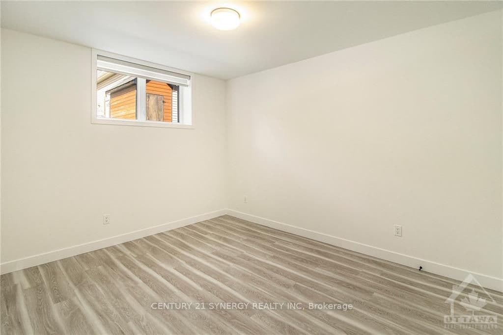 656 DOLLARD Street Unit A photo 14