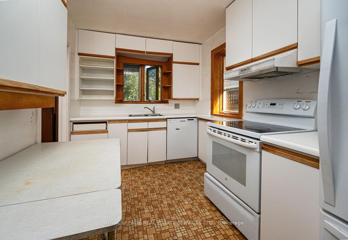 2 Parklea Drive photo 15