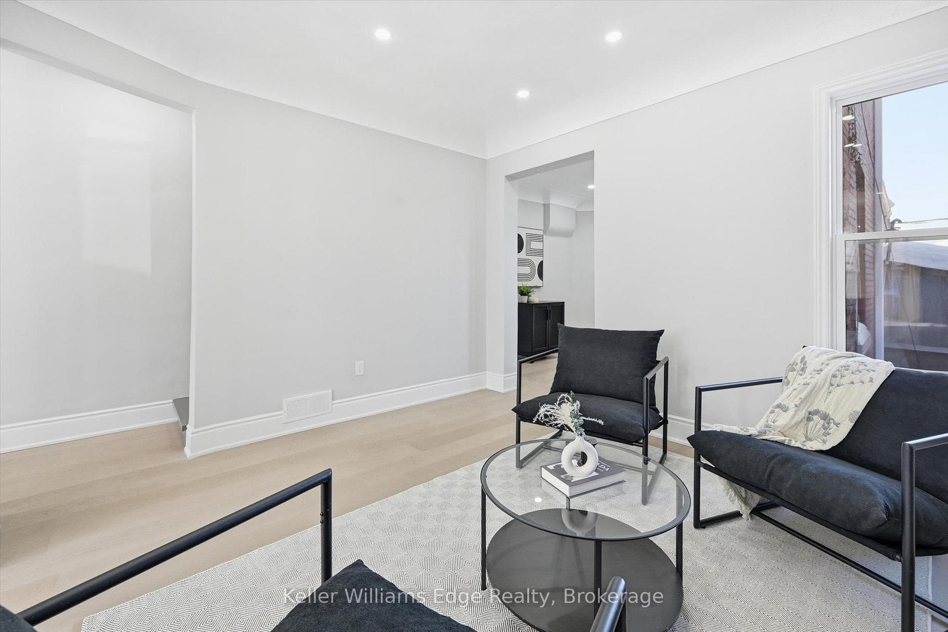 65 Smith Avenue photo 9