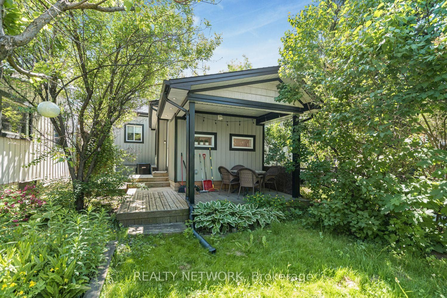 134 Erie Avenue photo 44