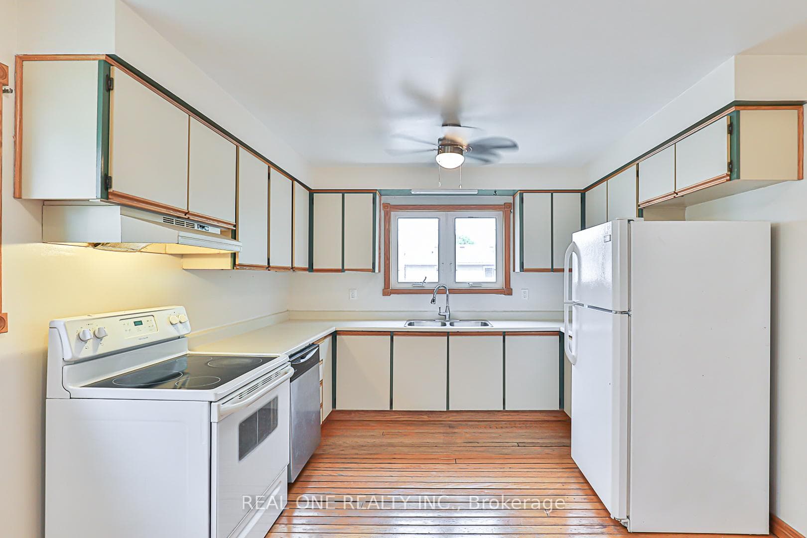 120 Lowe Boulevard photo 16