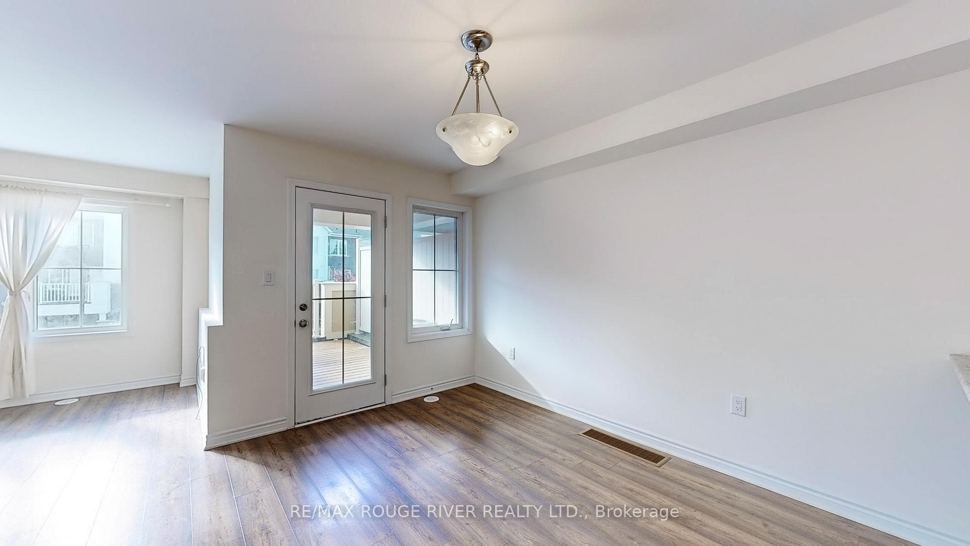 1056 Clipper Lane photo 14