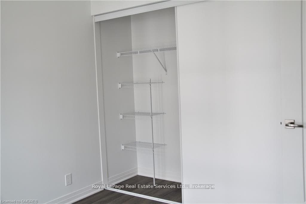 102 GROVEWOOD Common Unit 511 photo 17