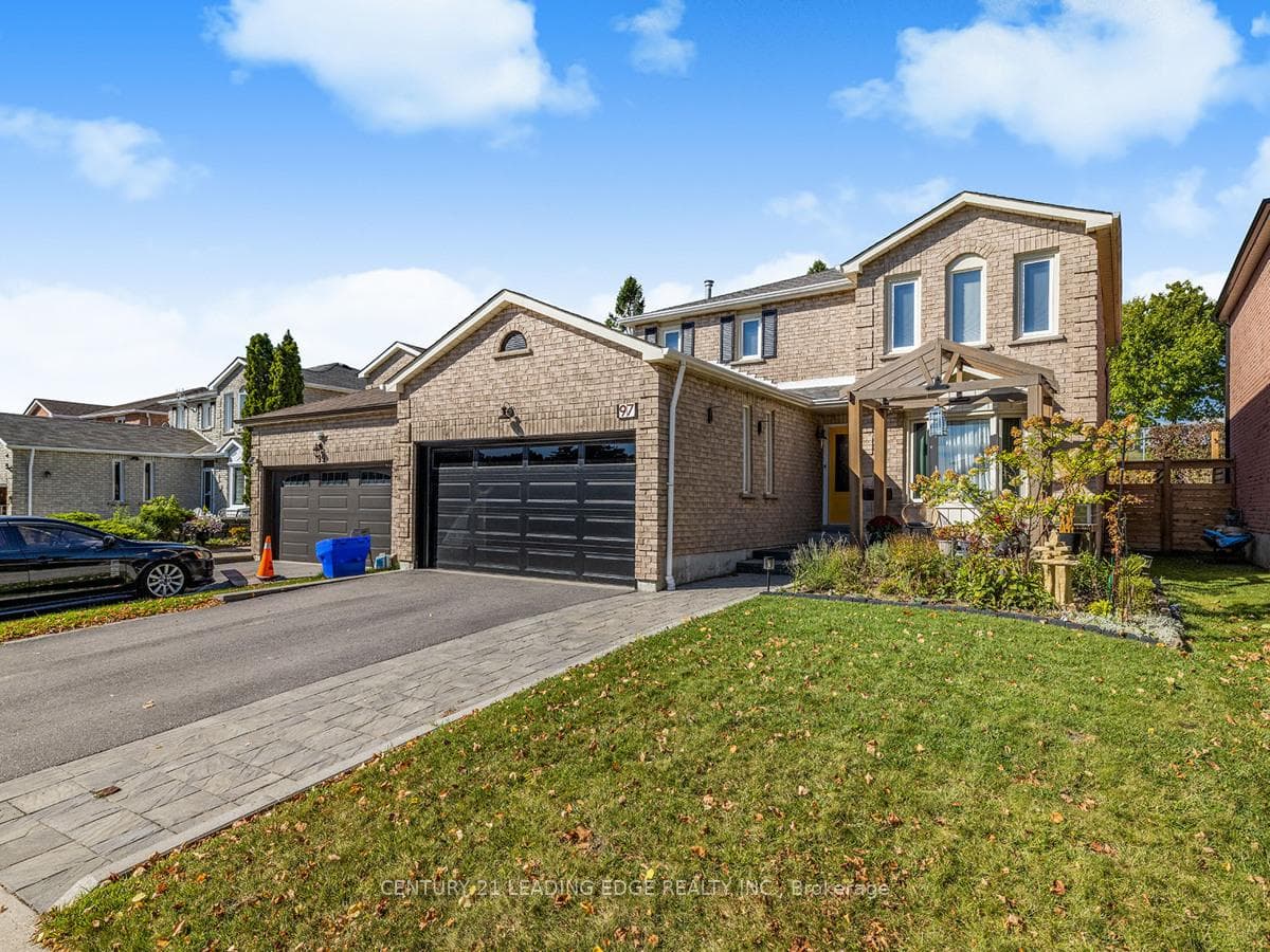 97 Marshall Crescent photo 3