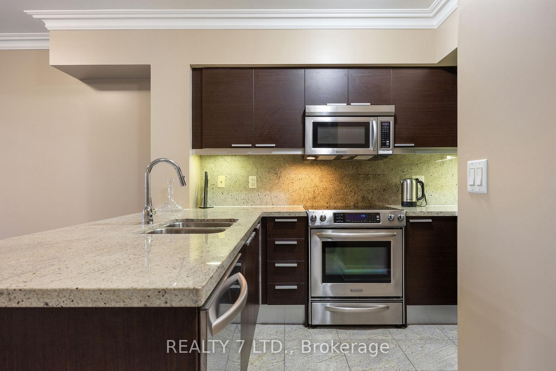 650 Sheppard Avenue Unit 622 photo 1