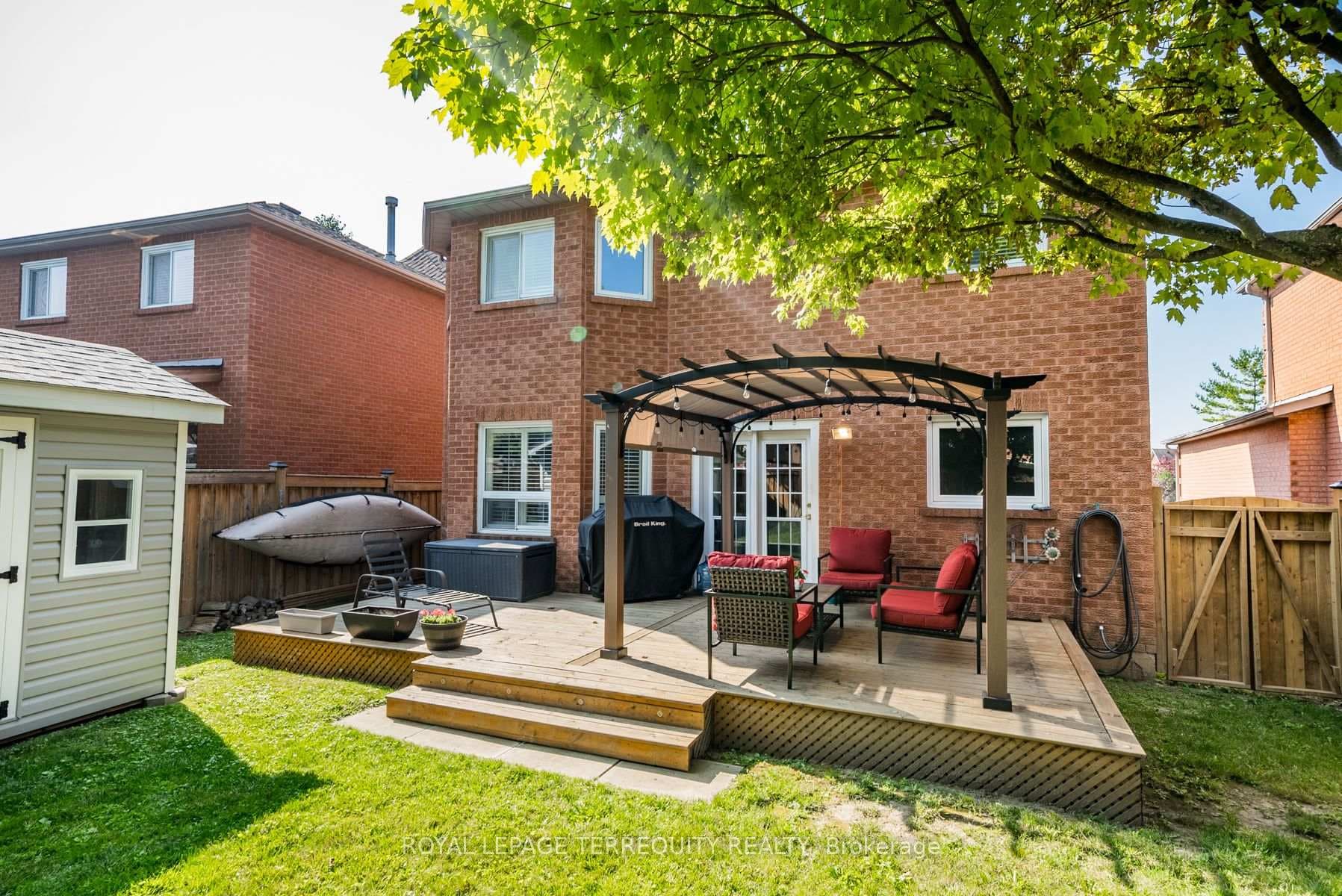 8 Furrow Drive photo 31