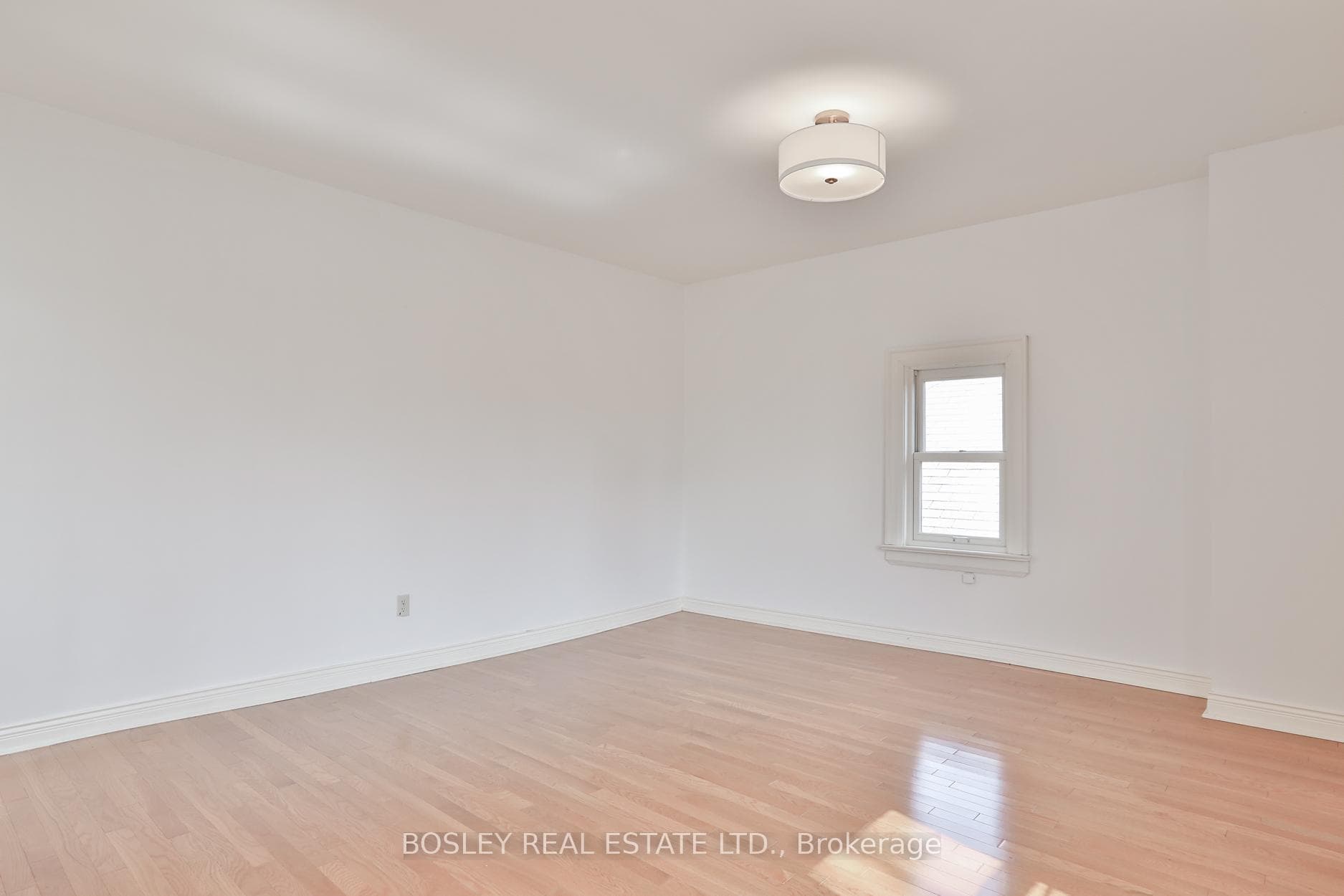 82 Belsize Drive photo 24