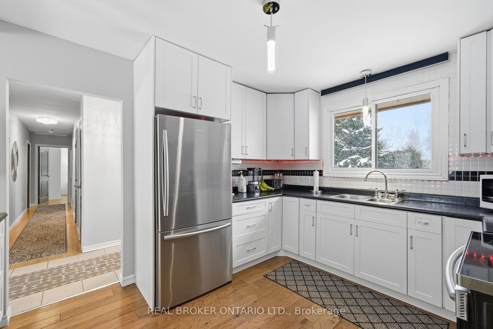 1157 Lakeshore Road photo 5
