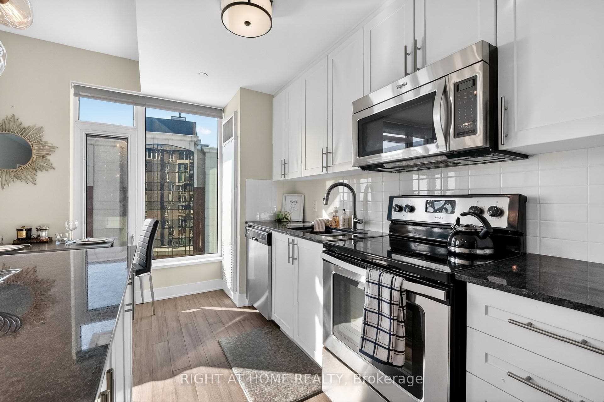 118 Holmwood Avenue Unit 806 photo 11