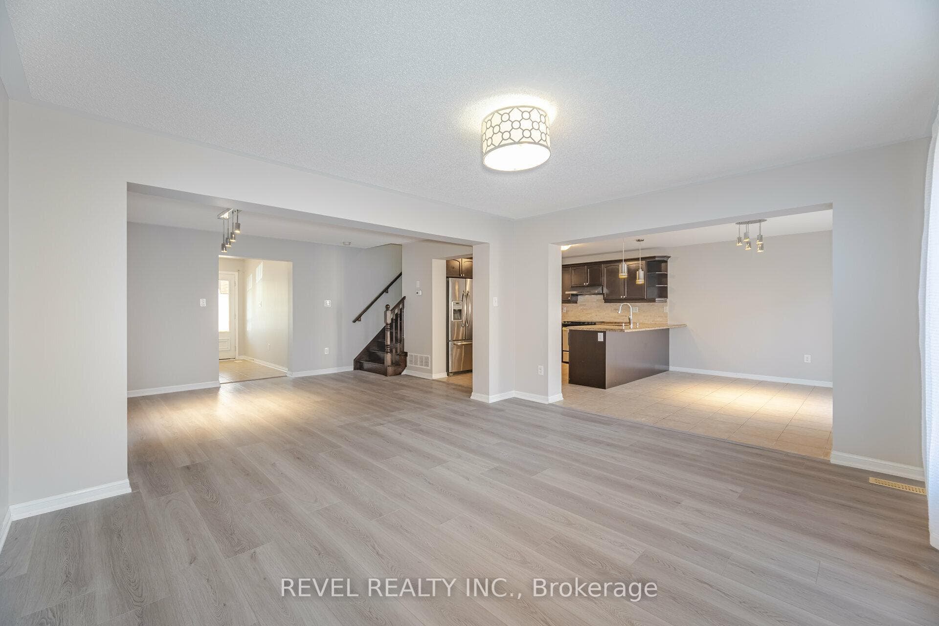 470 Mockridge Terrace photo 5