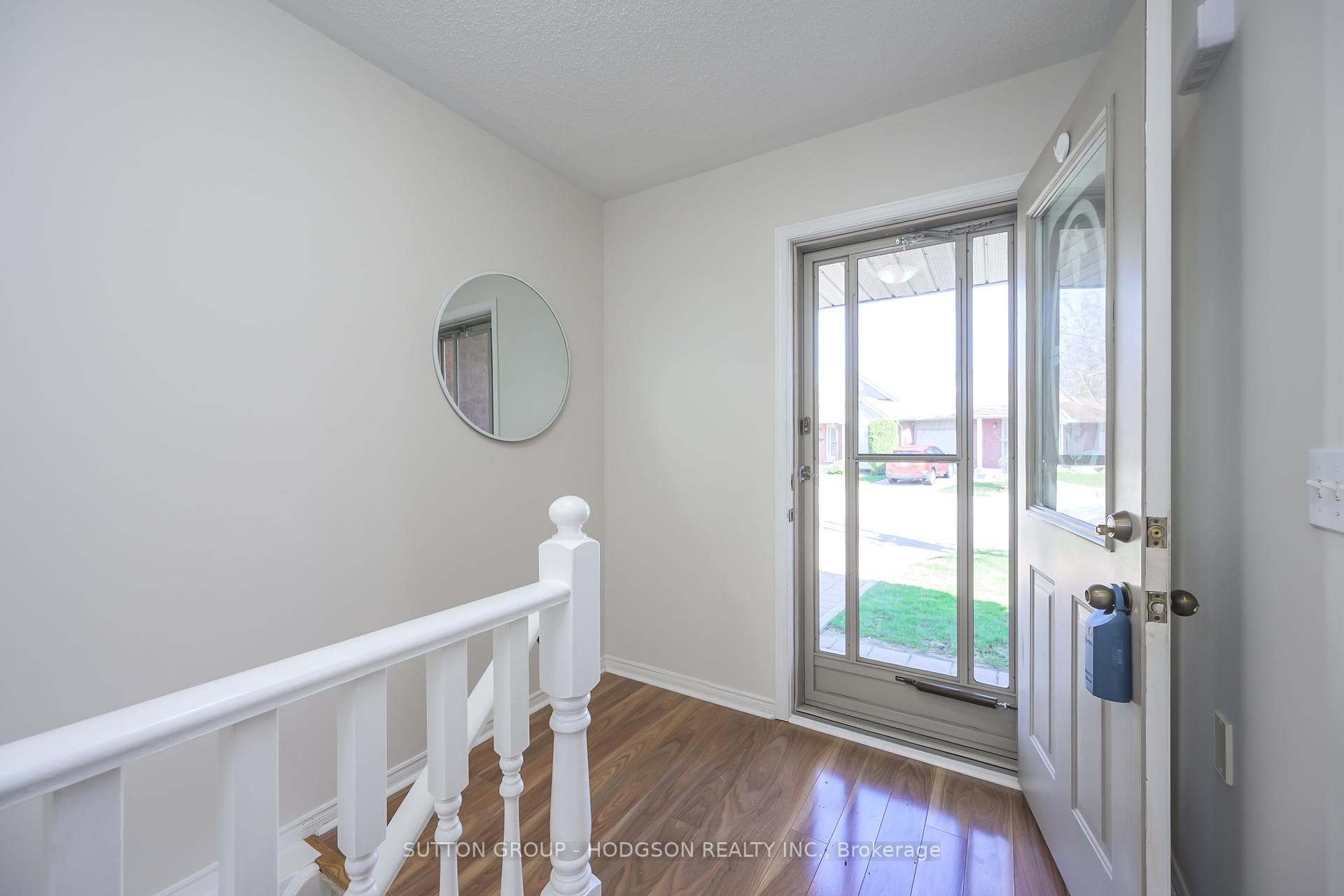 875 Thistledown Way Unit 32 photo 3