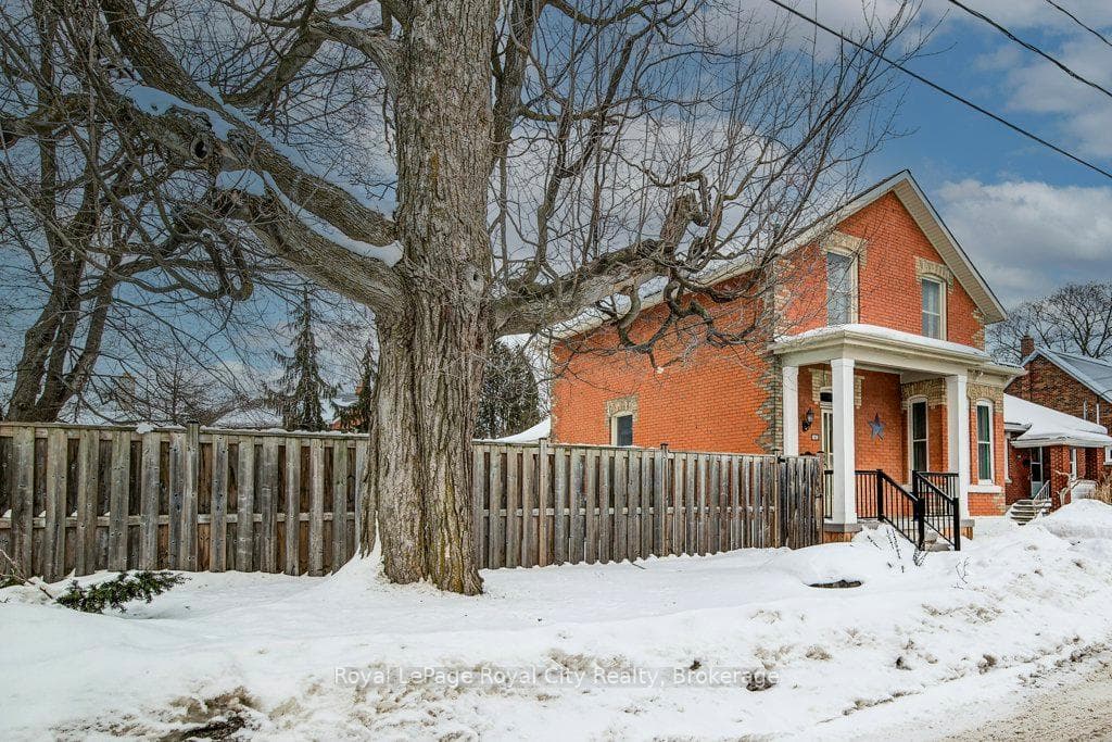 132 Neeve Street photo 3