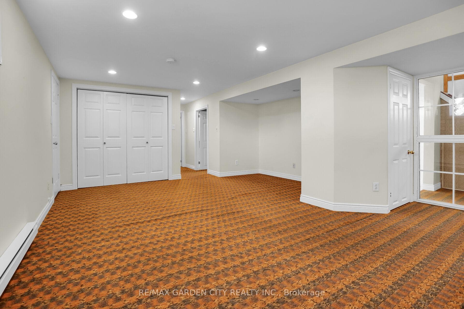 71 Grenadier Drive photo 16