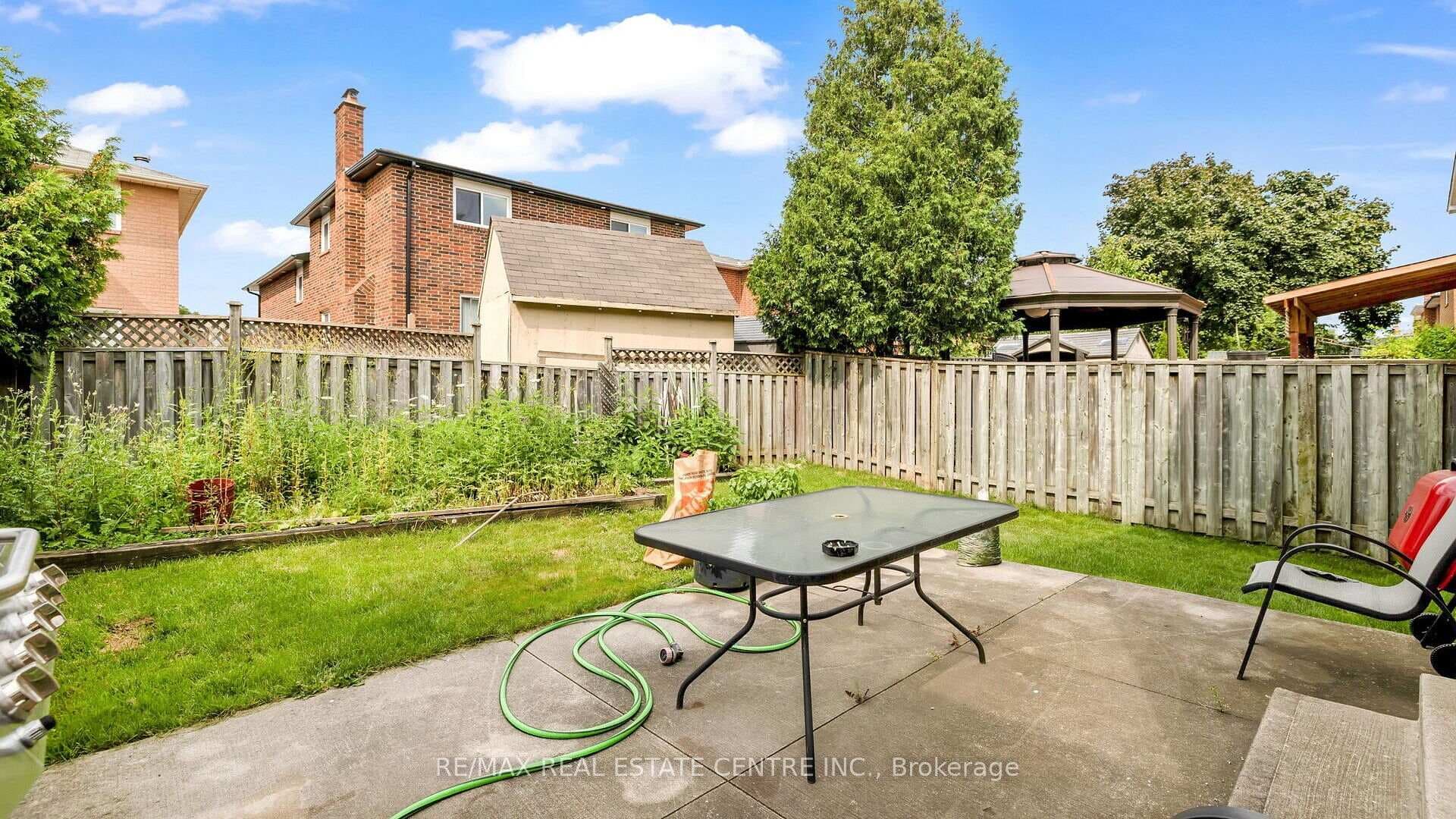 74 Willerton Close photo 38