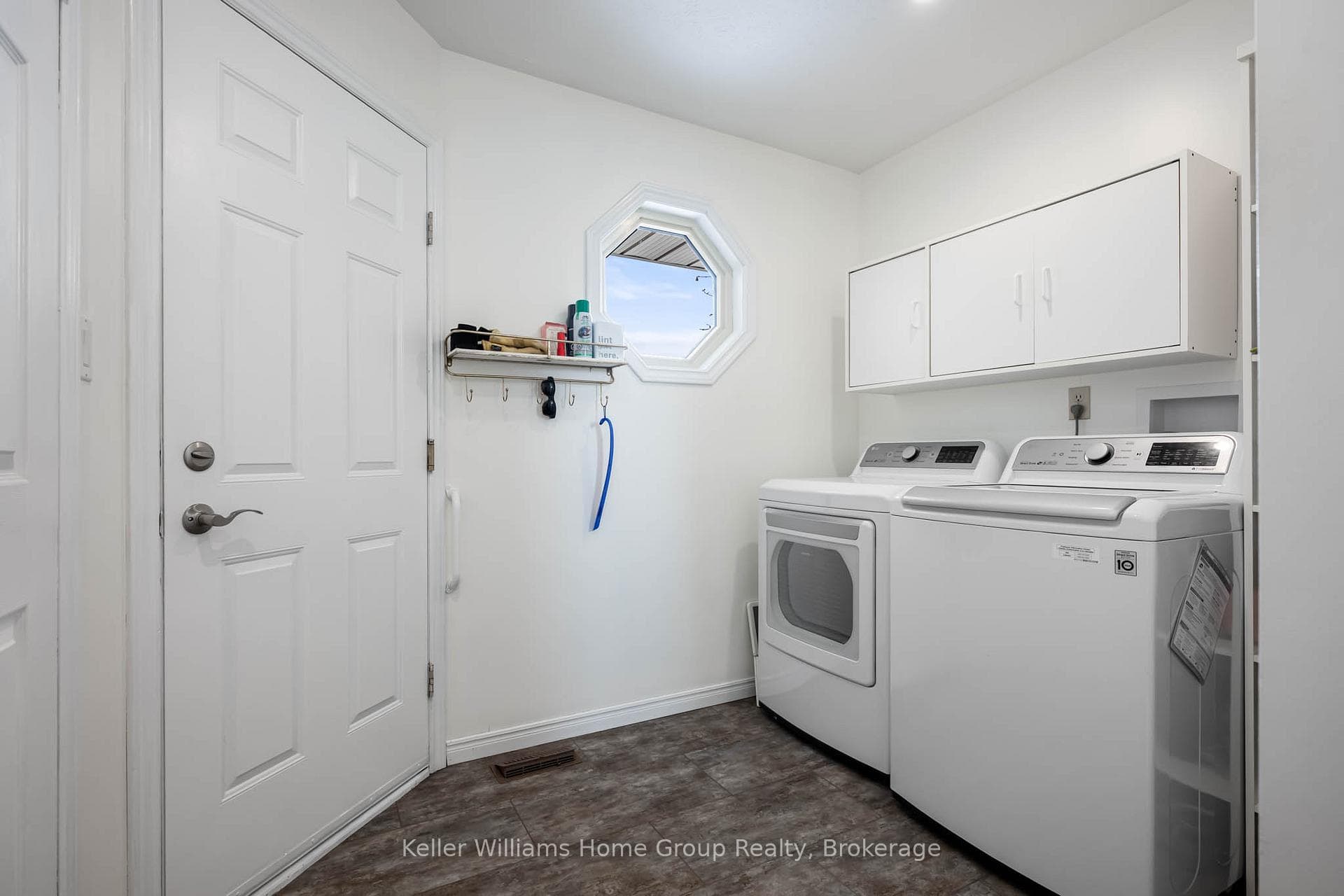 550 MAPLE Avenue photo 21
