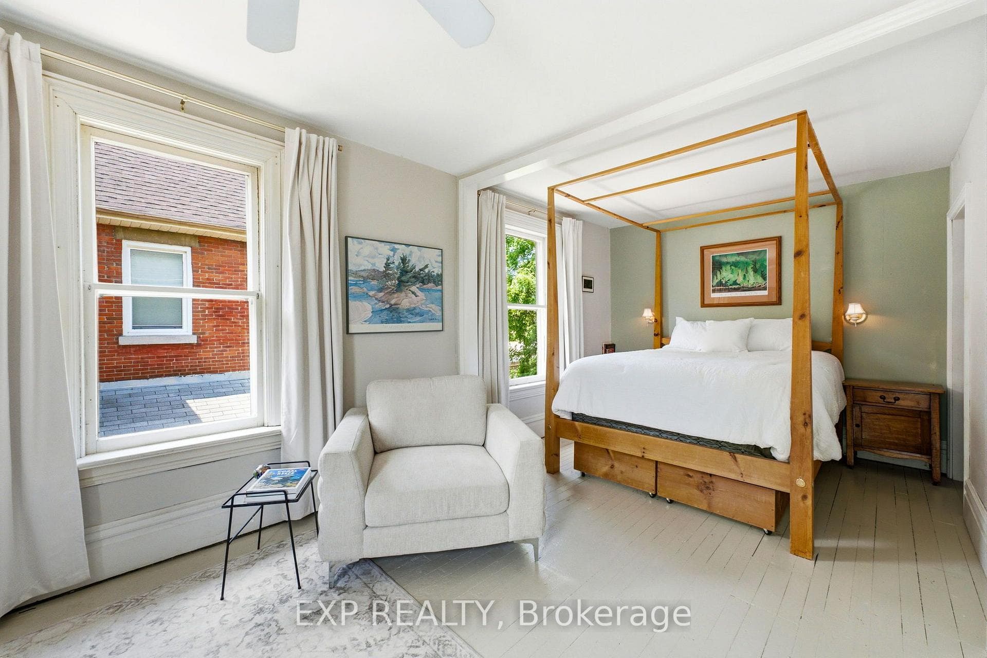 Primary Suite w/Sitting Area