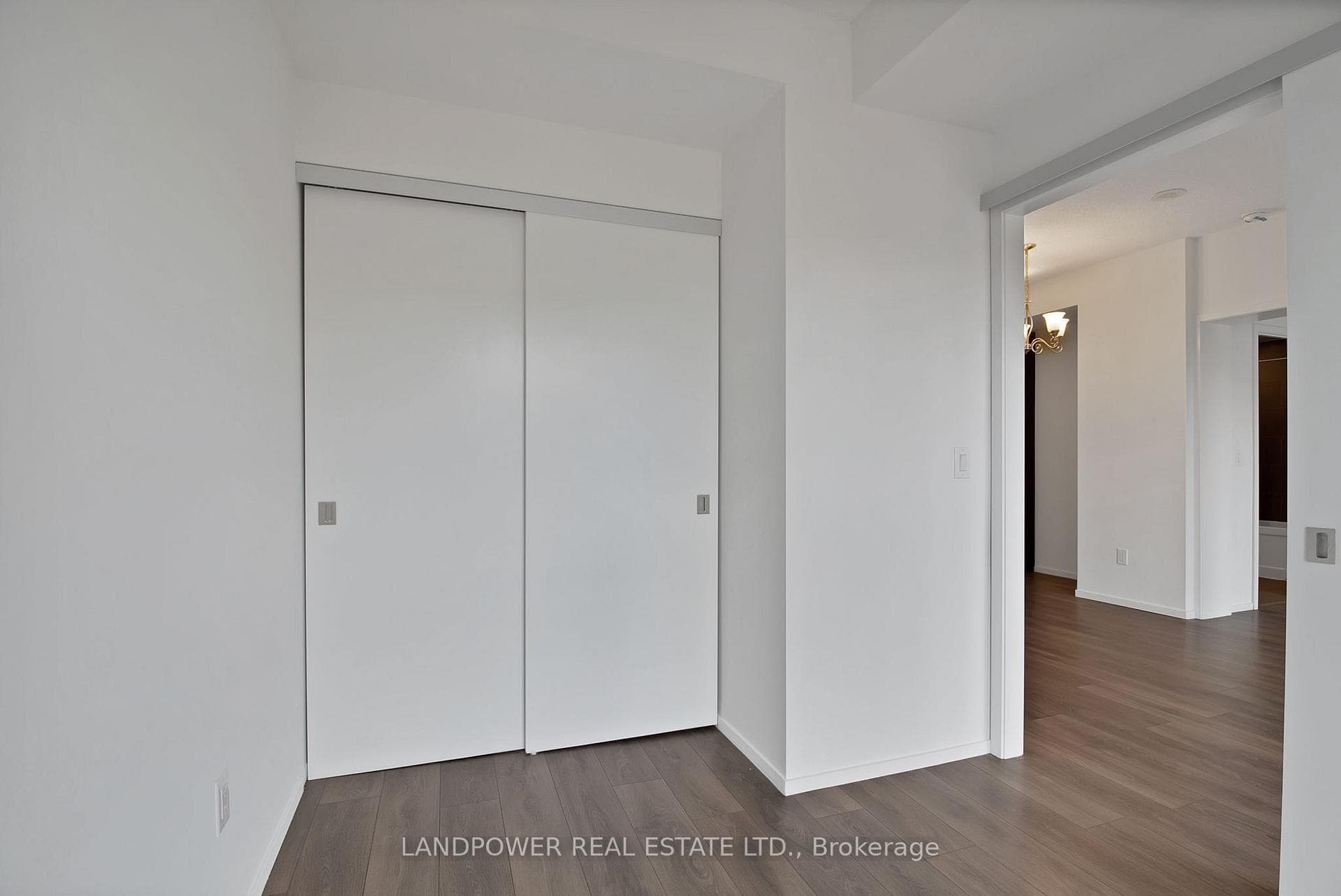 159 Dundas Street Unit 1107 photo 12