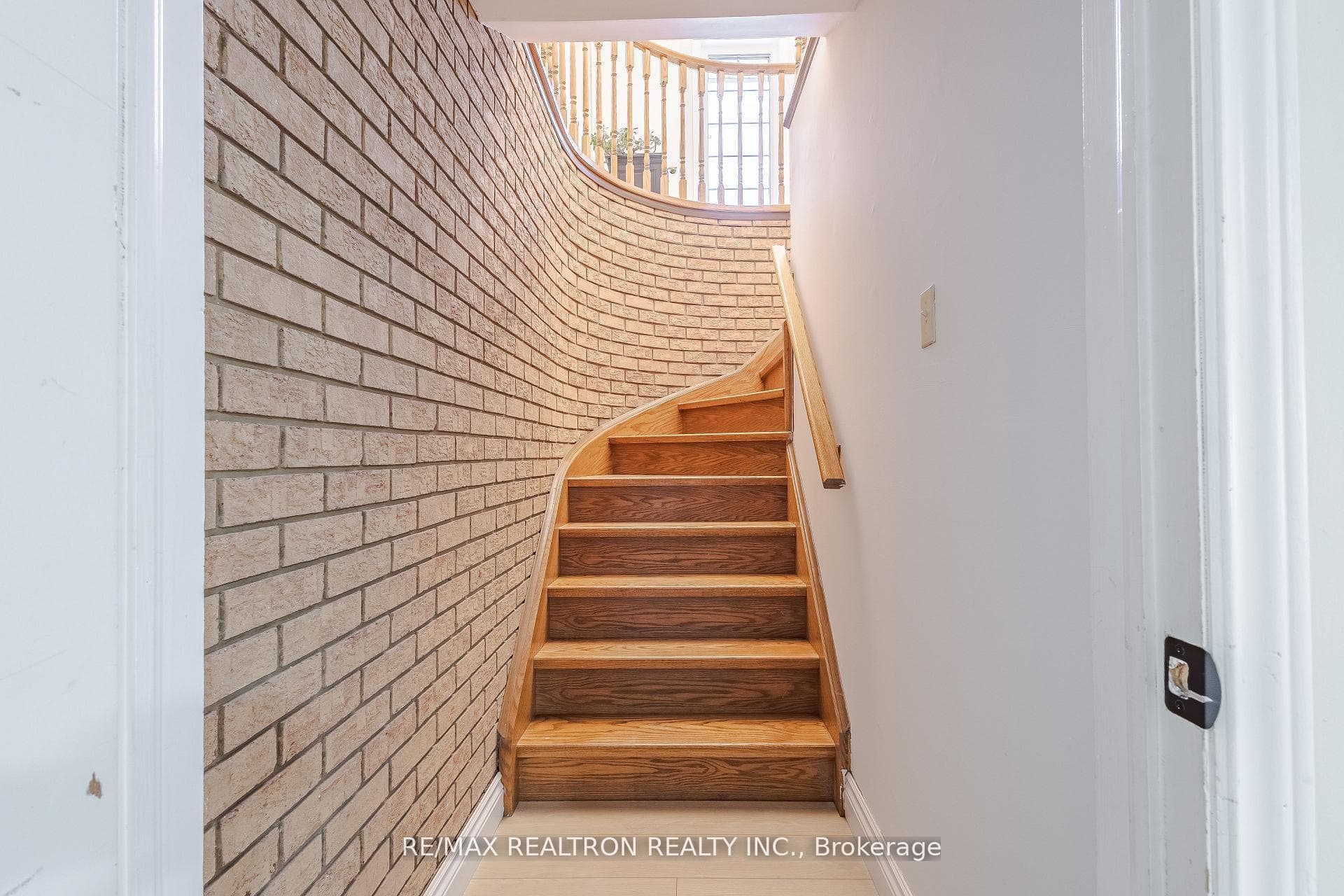 240 Webb Road photo 28